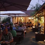 & Brauerei-gasthof Neuwirt 호텔