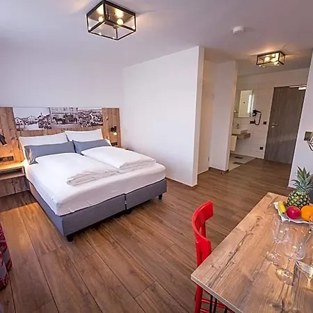 & Brauerei-gasthof Neuwirt Ξενοδοχείο Neuburg an Der Donau