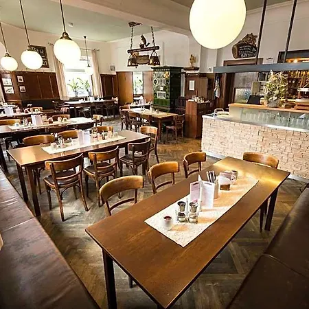 & Brauerei-gasthof Neuwirt Ξενοδοχείο Neuburg an Der Donau